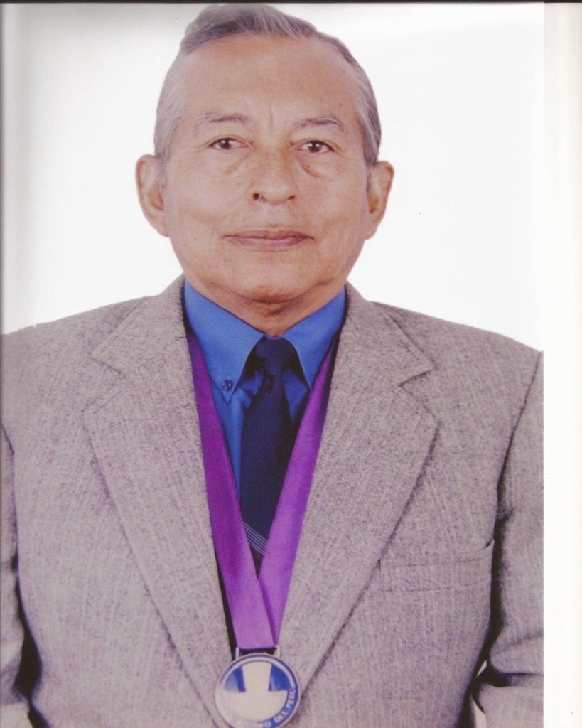 Dr. Jorge Luis Porras Vílchez