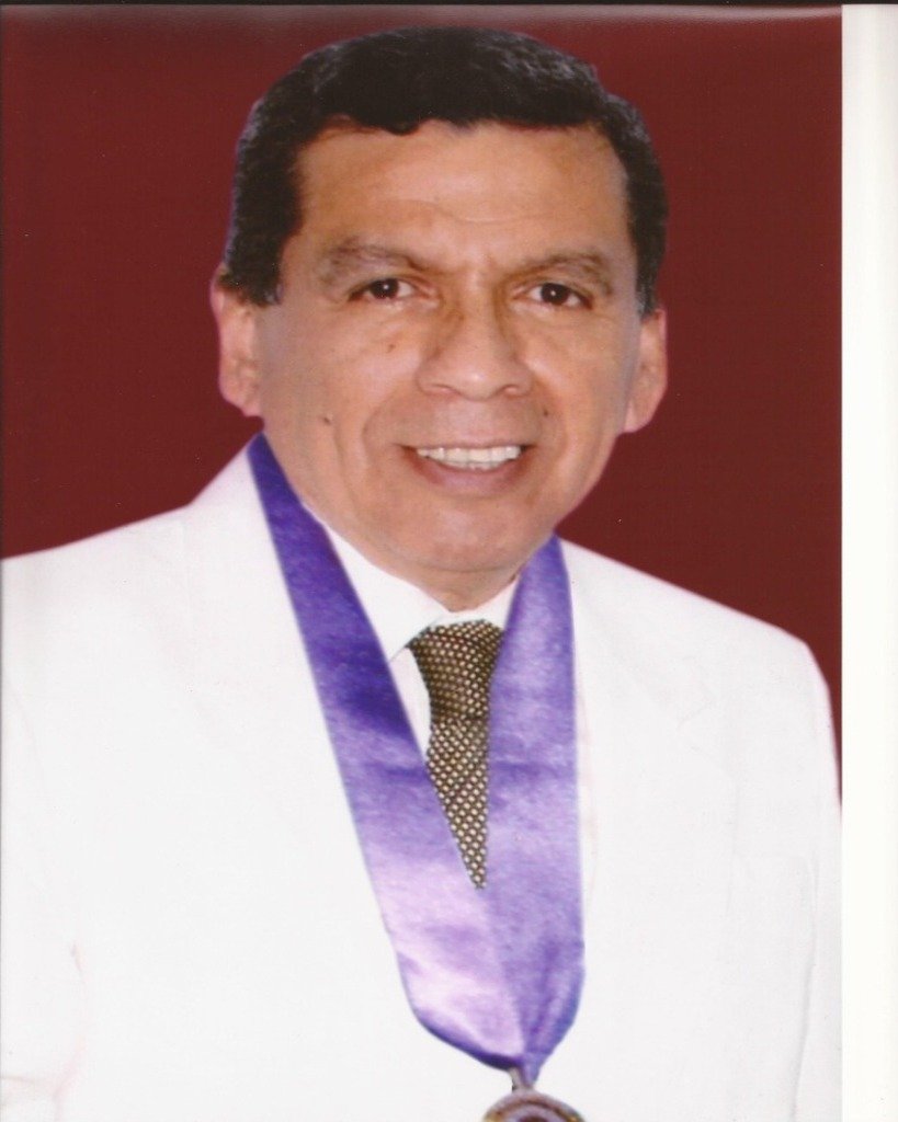 Dr. Hernando Cevallos Flores
